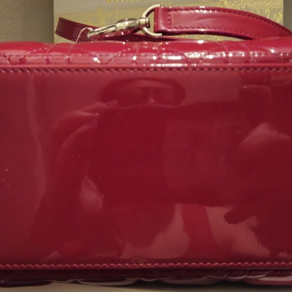 Christian Dior Lady Dior Quilt Cannage Patent in Medium size Red - Picture 4 of 7